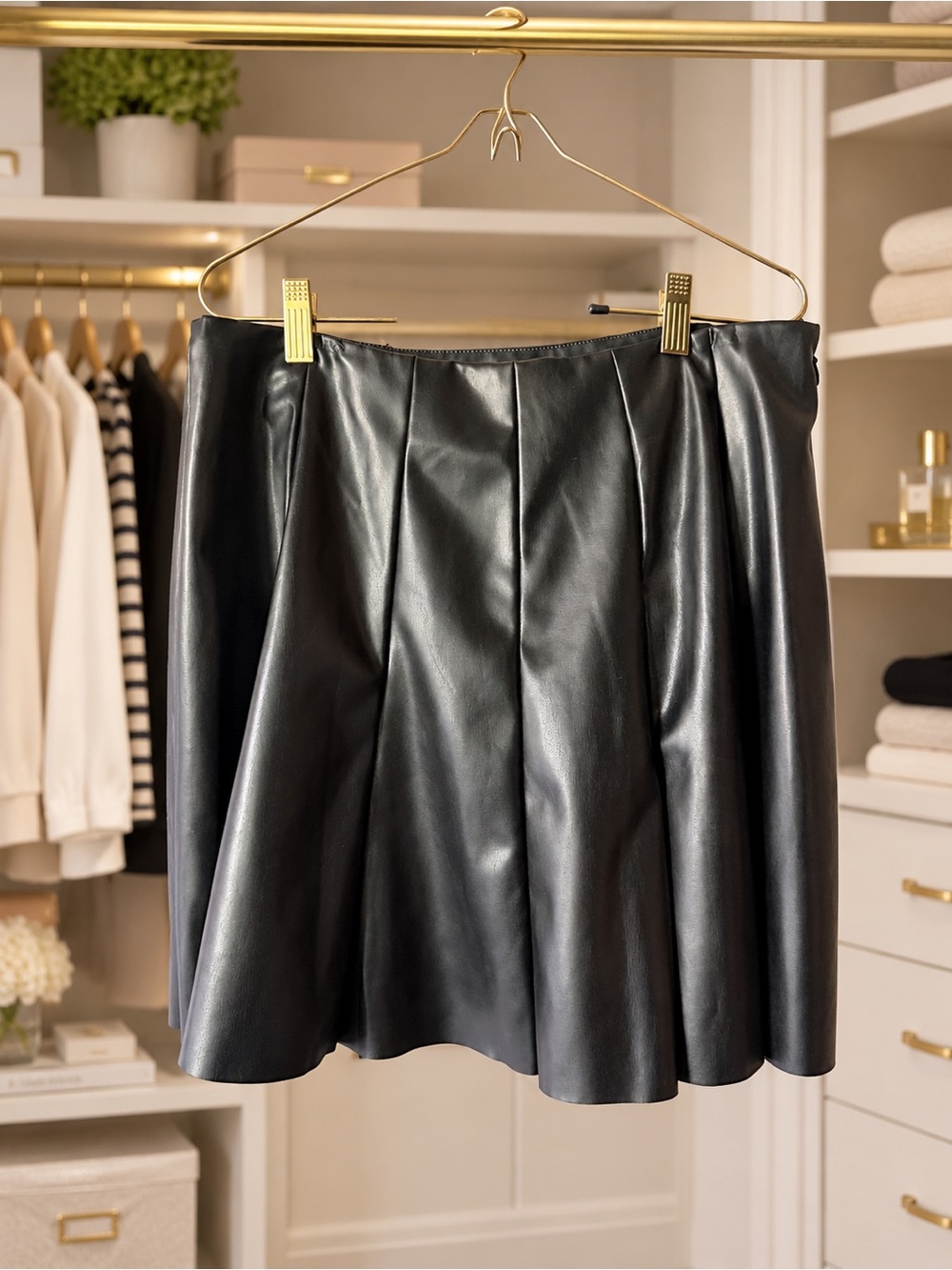NWOT Talulah Black Faux Leather Pleated Skirt Size L